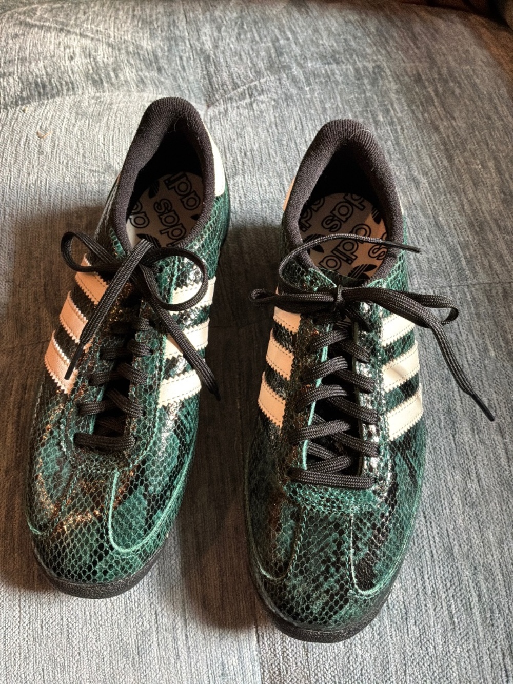 New green snake Adidas sneakers 6.5 SL 72 OG